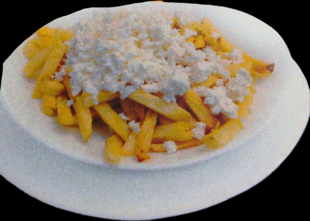 Бланширани пържени картофи със сирене.